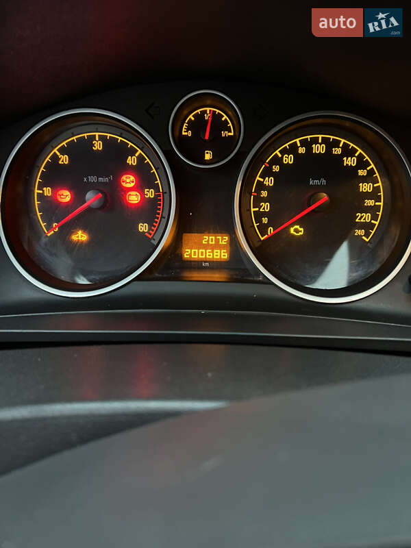 Минивэн Opel Zafira 2011 в Львове