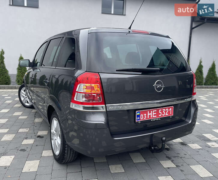 Мінівен Opel Zafira 2011 в Дрогобичі