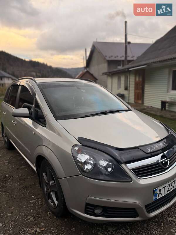 Минивэн Opel Zafira 2005 в Яремче фото Минивэн Opel Zafira 2005 в Яремче