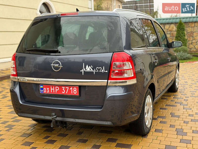 Минивэн Opel Zafira 2009 в Могилев-Подольске