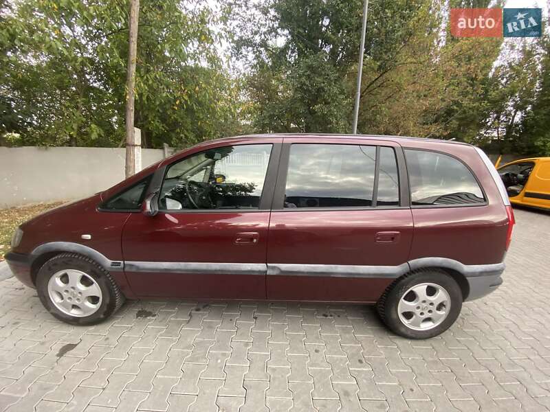 Минивэн Opel Zafira 2004 в Хмельнике