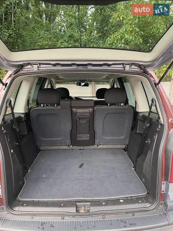 Минивэн Opel Zafira 2004 в Хмельнике
