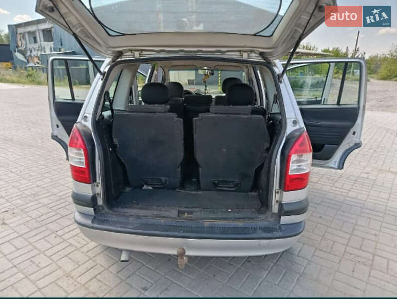 Минивэн Opel Zafira 2004 в Славянске