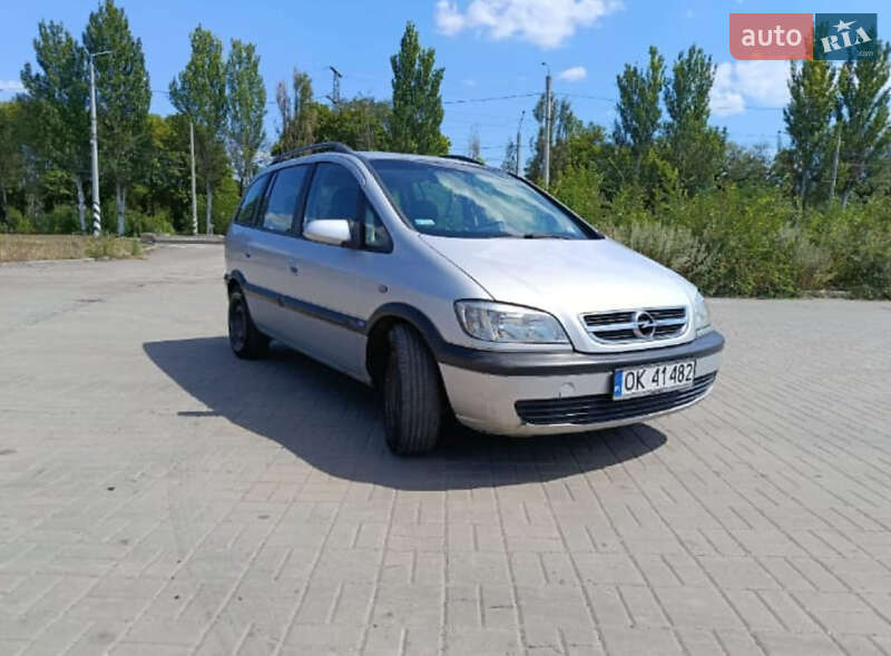 Минивэн Opel Zafira 2004 в Славянске