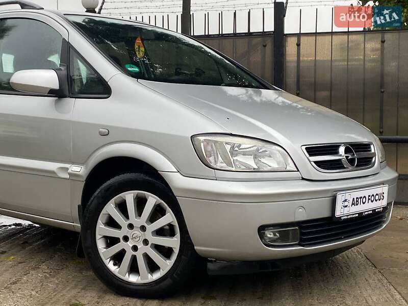 Мінівен Opel Zafira 2005 в Києві