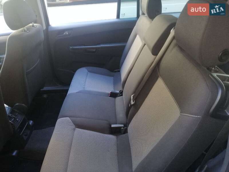 Мінівен Opel Zafira 2013 в Кропивницькому