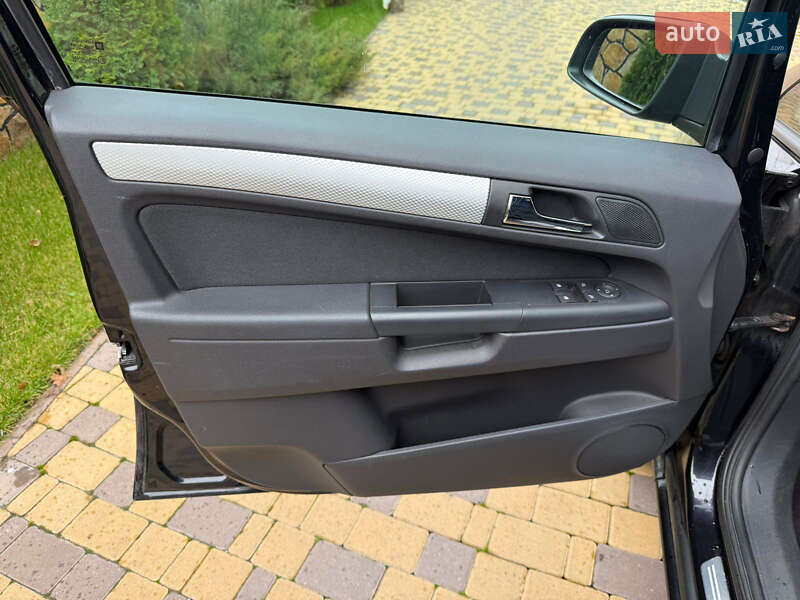 Минивэн Opel Zafira 2007 в Могилев-Подольске фото 7 Минивэн Opel Zafira 2007 в Могилев-Подольске
