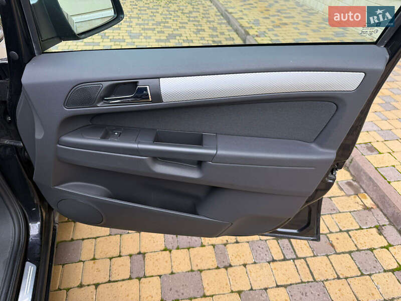 Минивэн Opel Zafira 2007 в Могилев-Подольске фото 16 Минивэн Opel Zafira 2007 в Могилев-Подольске