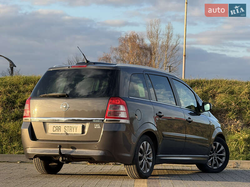 Мінівен Opel Zafira 2011 в Стрию