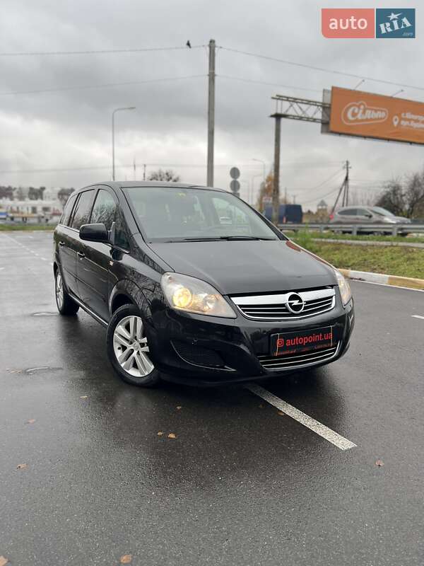 Минивэн Opel Zafira 2011 в Белогородке
