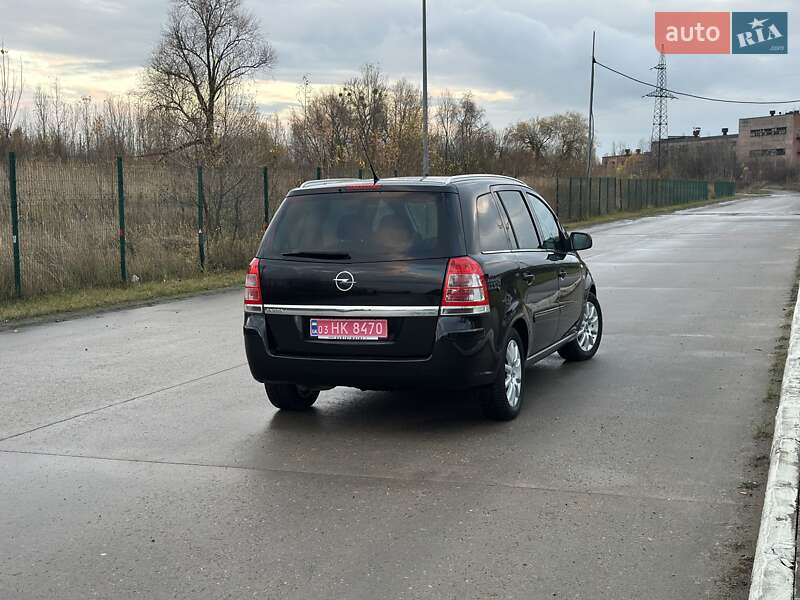 Минивэн Opel Zafira 2009 в Коростене
