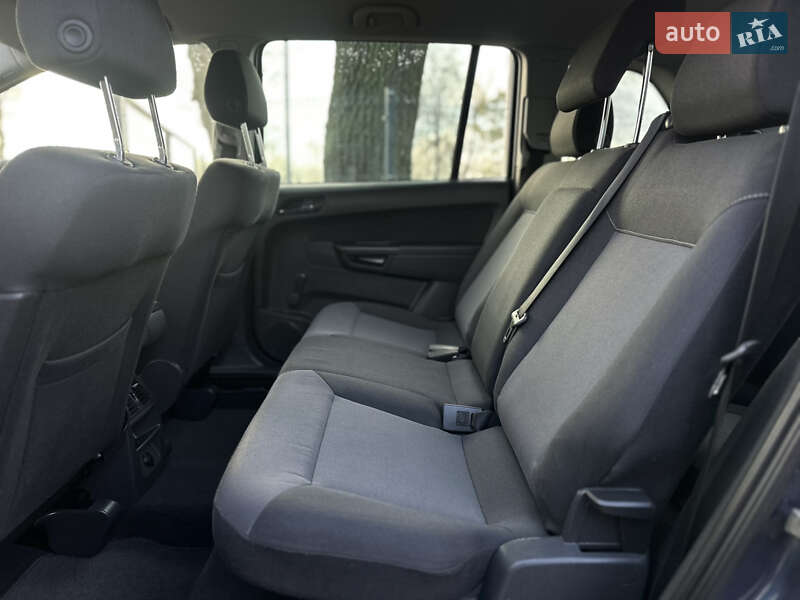 Минивэн Opel Zafira 2008 в Виннице