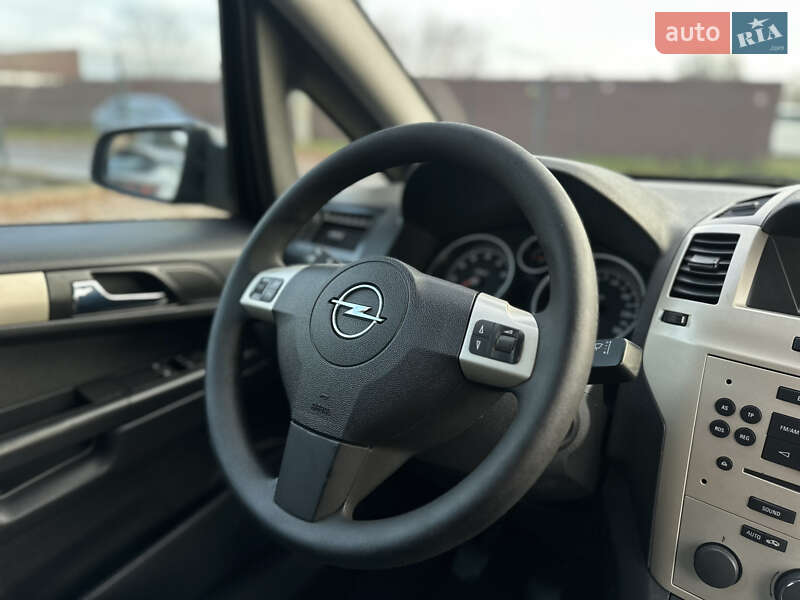 Минивэн Opel Zafira 2008 в Виннице