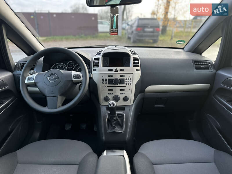 Минивэн Opel Zafira 2008 в Виннице