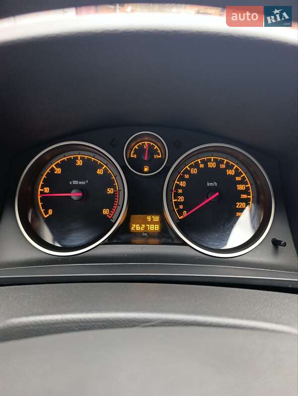 Минивэн Opel Zafira 2009 в Луцке