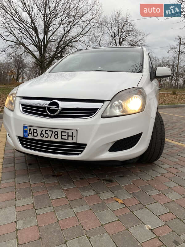 Мінівен Opel Zafira 2011 в Кропивницькому