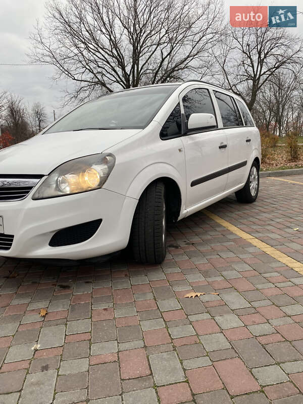 Мінівен Opel Zafira 2011 в Кропивницькому