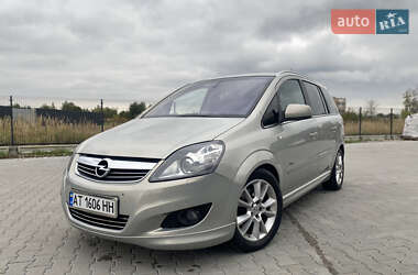 Мінівен Opel Zafira 2011 в Івано-Франківську