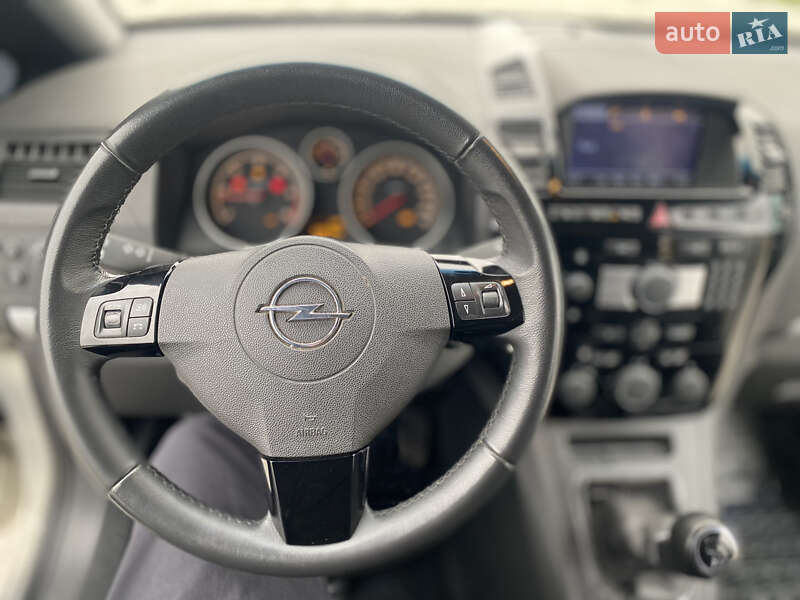 Минивэн Opel Zafira 2011 в Ивано-Франковске