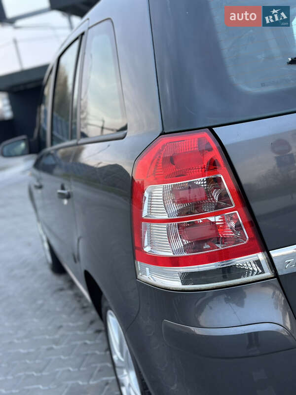Минивэн Opel Zafira 2009 в Владимире