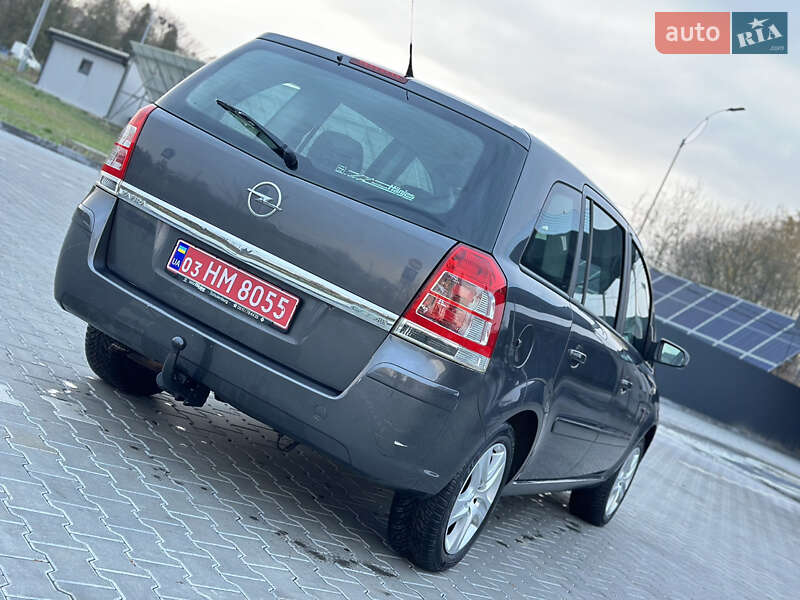 Минивэн Opel Zafira 2009 в Владимире