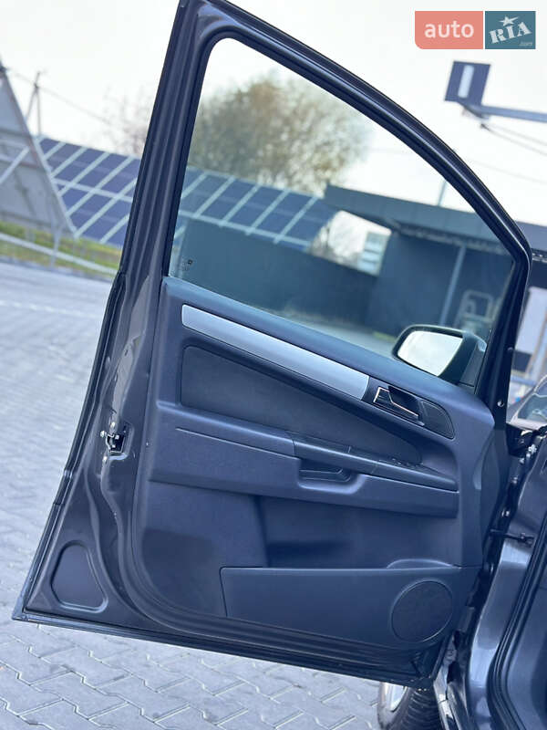 Минивэн Opel Zafira 2009 в Владимире