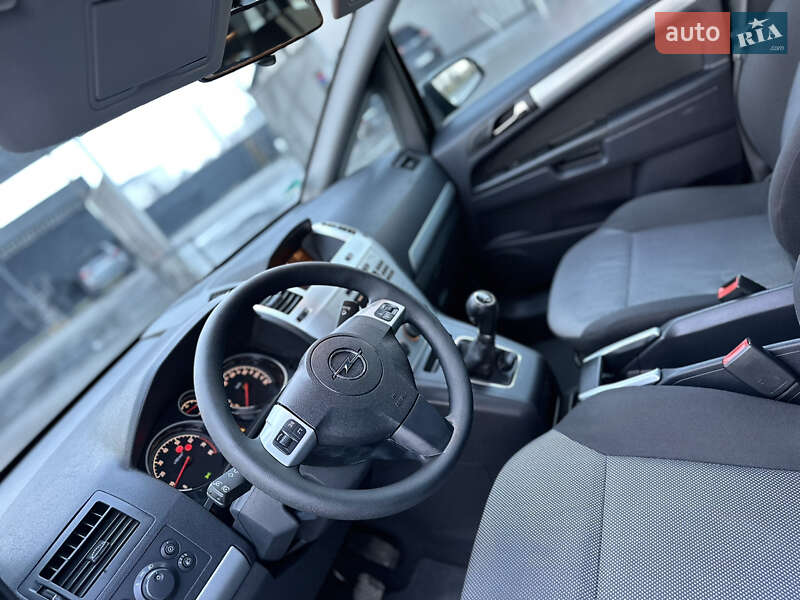 Минивэн Opel Zafira 2009 в Владимире