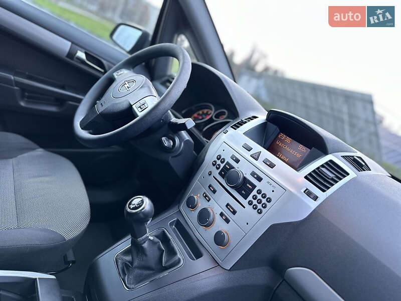 Минивэн Opel Zafira 2009 в Владимире