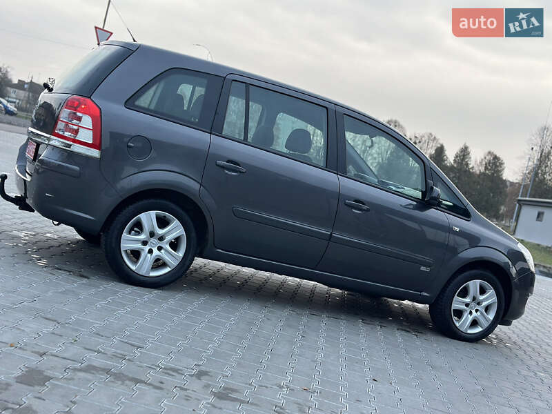 Минивэн Opel Zafira 2009 в Владимире