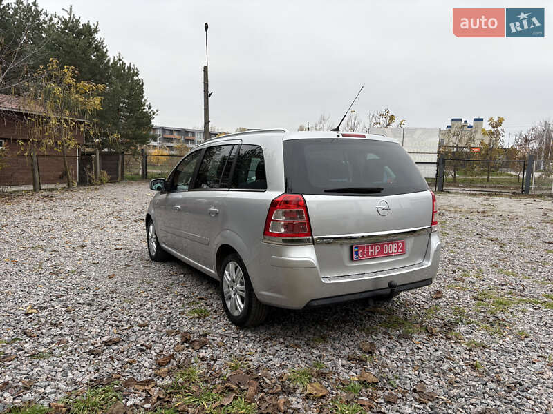 Мінівен Opel Zafira 2010 в Білій Церкві