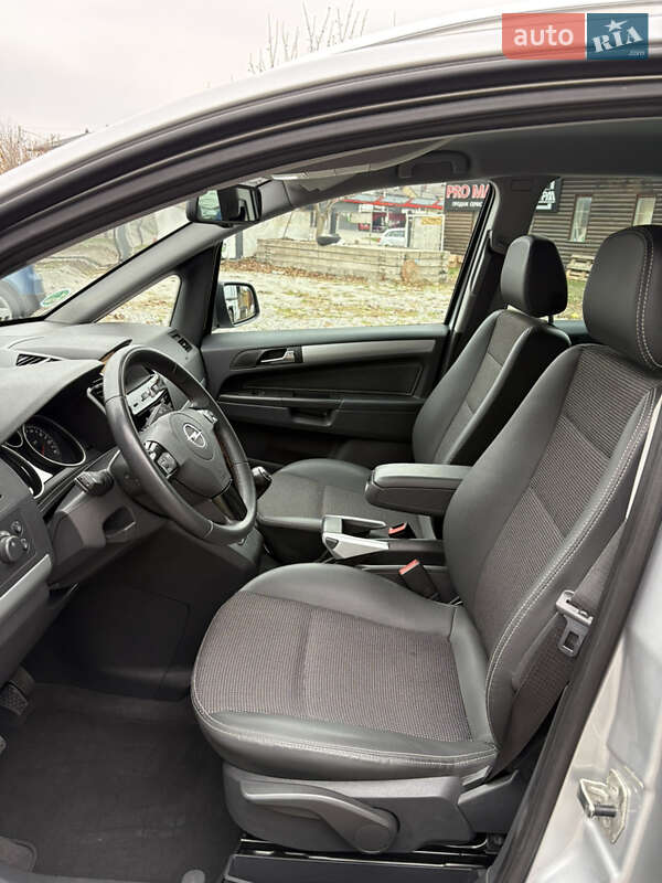 Мінівен Opel Zafira 2010 в Білій Церкві
