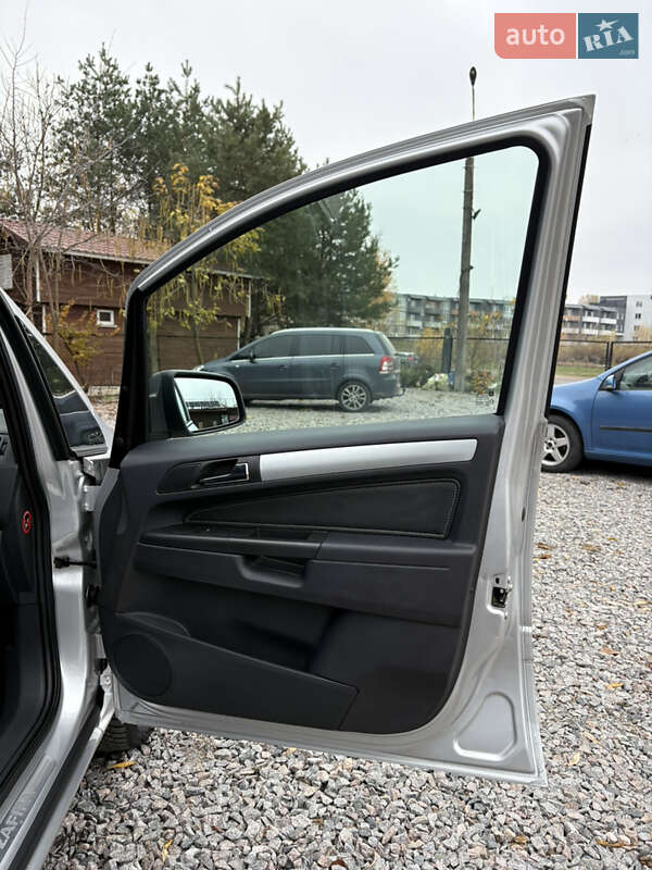 Мінівен Opel Zafira 2010 в Білій Церкві