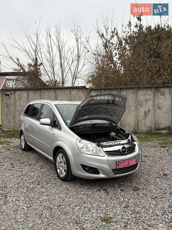 Мінівен Opel Zafira 2010 в Білій Церкві