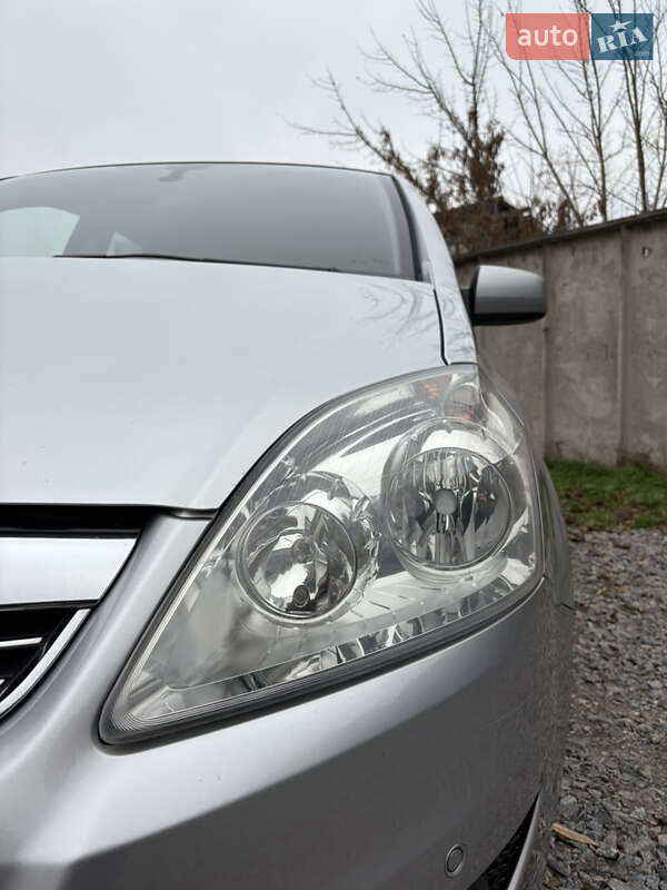 Мінівен Opel Zafira 2010 в Білій Церкві