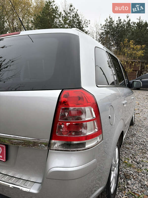 Мінівен Opel Zafira 2010 в Білій Церкві