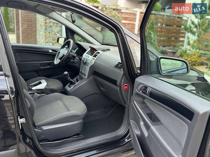 Мінівен Opel Zafira 2009 в Стрию