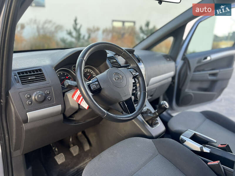 Минивэн Opel Zafira 2010 в Луцке фото 16 Минивэн Opel Zafira 2010 в Луцке