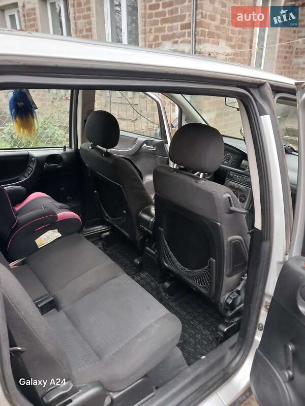 Мінівен Opel Zafira 2004 в Кривому Розі