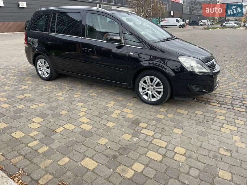Минивэн Opel Zafira 2009 в Луцке