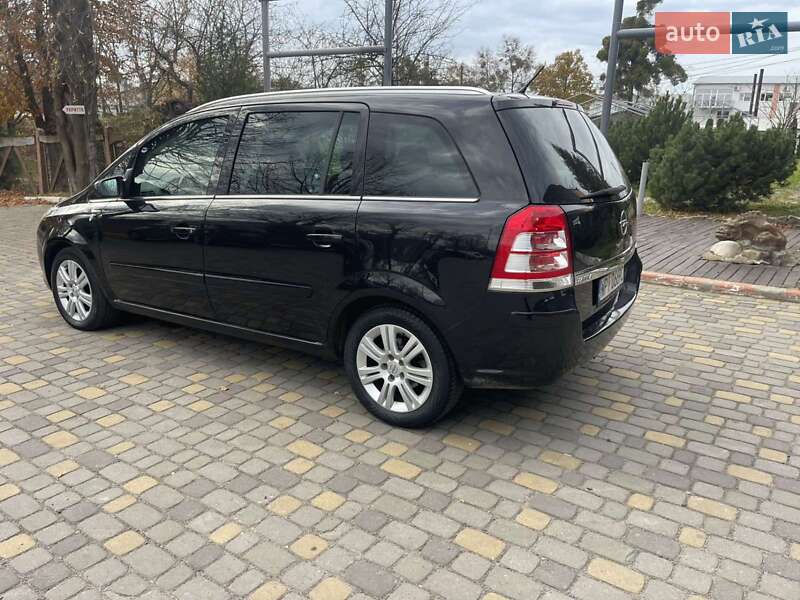 Минивэн Opel Zafira 2009 в Луцке