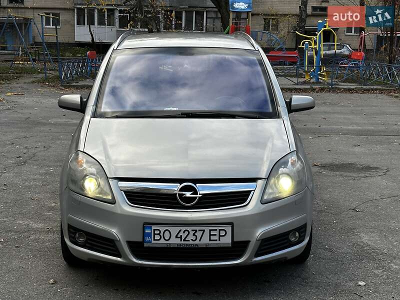 Минивэн Opel Zafira 2005 в Виннице