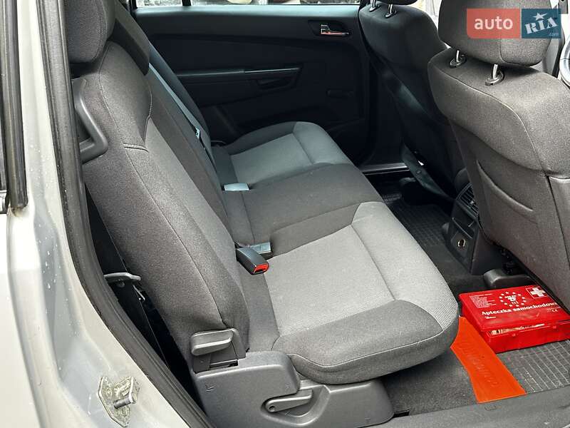 Минивэн Opel Zafira 2005 в Виннице