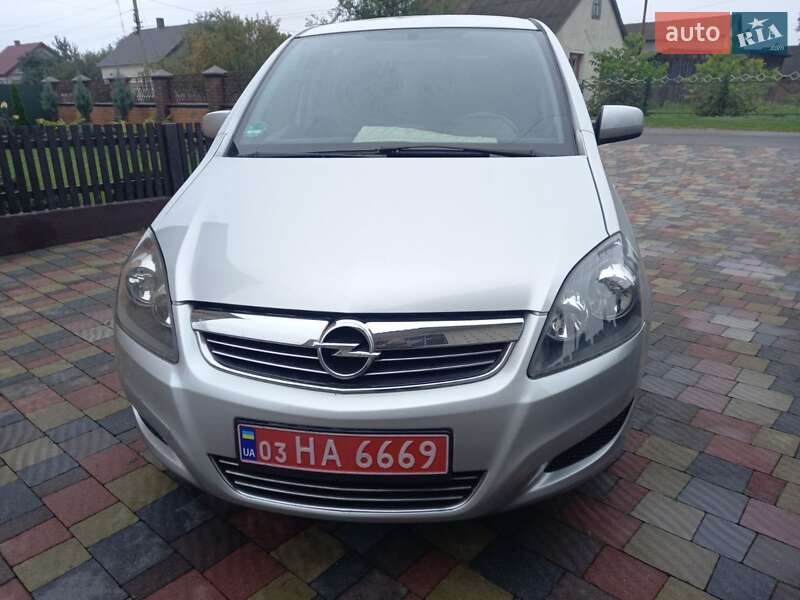Минивэн Opel Zafira 2010 в Сарнах фото Минивэн Opel Zafira 2010 в Сарнах