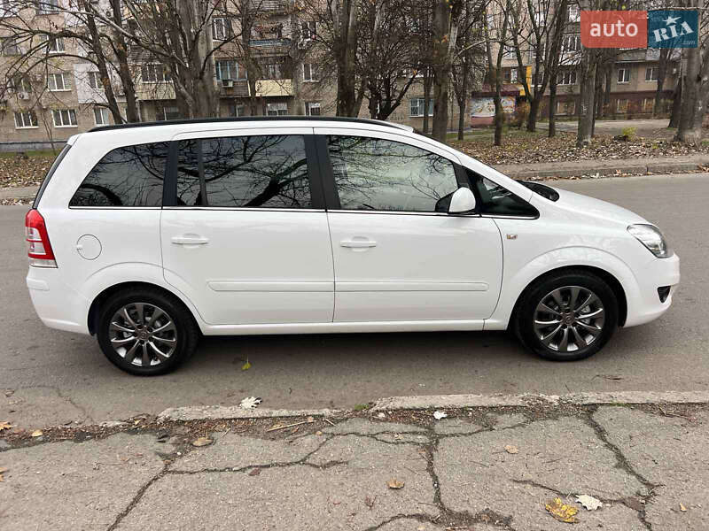 Минивэн Opel Zafira 2012 в Запорожье
