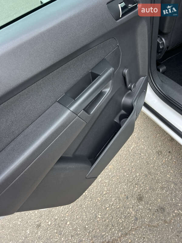 Минивэн Opel Zafira 2012 в Запорожье