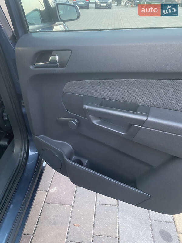 Минивэн Opel Zafira 2007 в Белой Церкви фото 21 Минивэн Opel Zafira 2007 в Белой Церкви