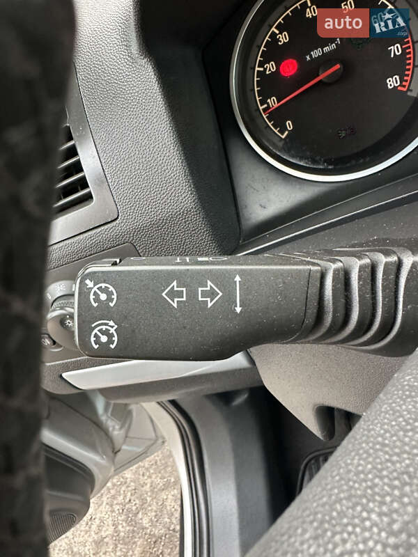 Минивэн Opel Zafira 2007 в Хороле