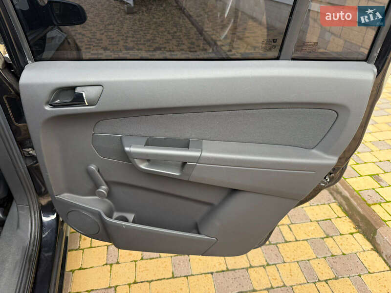 Минивэн Opel Zafira 2007 в Могилев-Подольске фото 24 Минивэн Opel Zafira 2007 в Могилев-Подольске