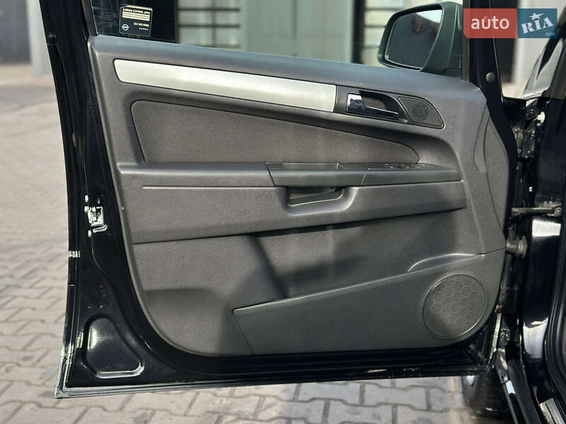 Минивэн Opel Zafira 2011 в Каменском фото 43 Минивэн Opel Zafira 2011 в Каменском