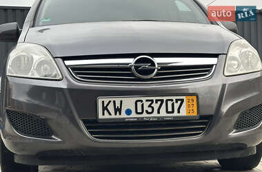 Минивэн Opel Zafira 2010 в Тернополе